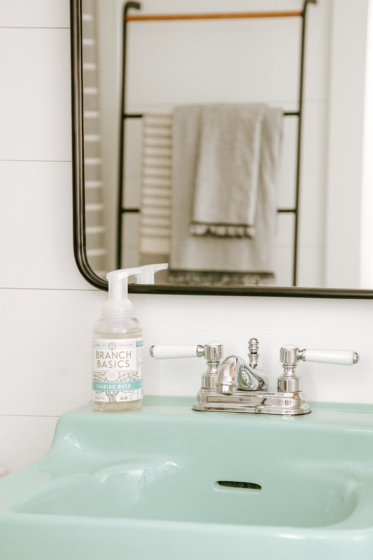 featured image: Navigating Personal Care Products: Ingredients to Use & Avoid