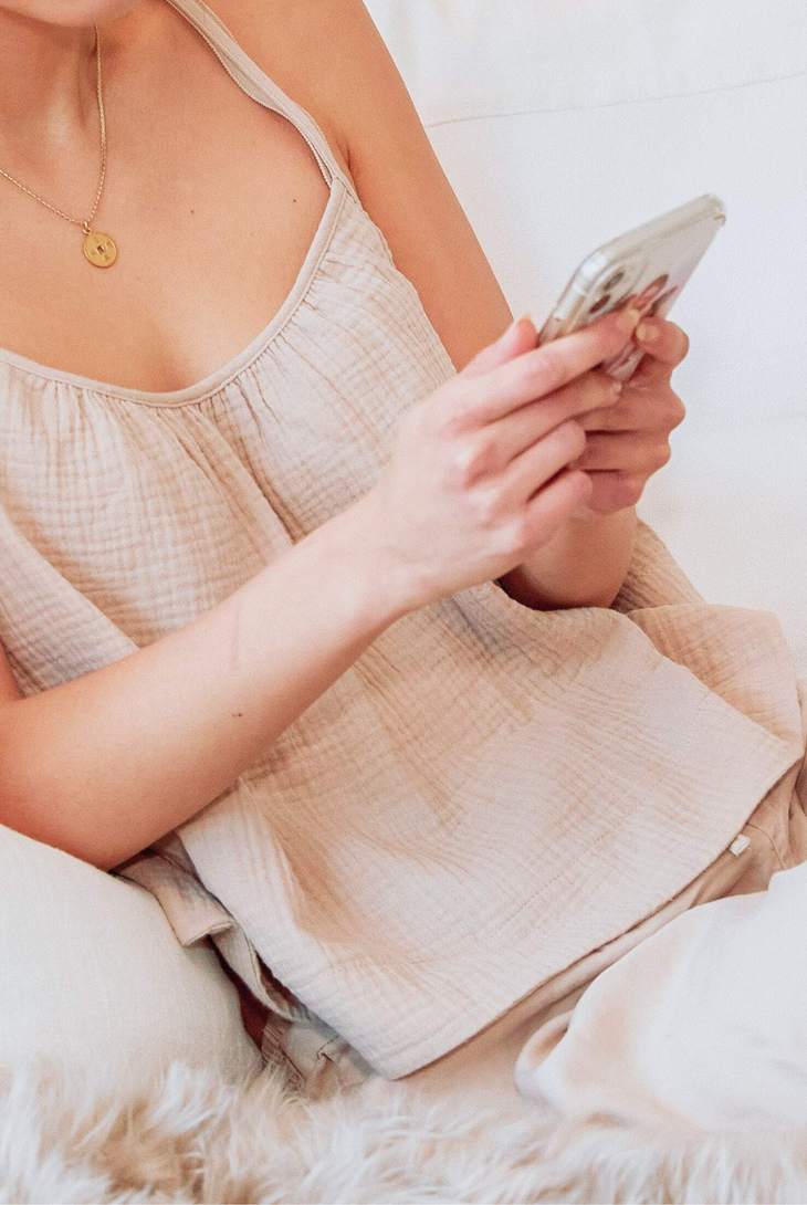 featured image: 5 Ways To Disconnect From Technology