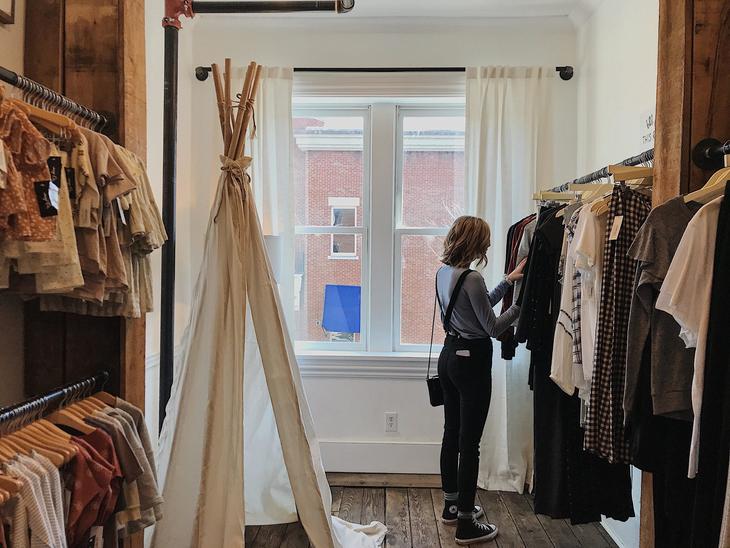 featured image: How to Choose Healthy and Sustainable Clothing