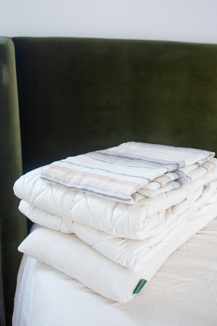 featured image: A Quick Guide to Natural, Non-Toxic Bedding