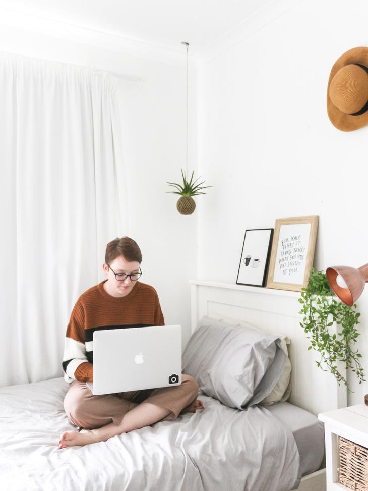 featured image: 7 Ways to Create a Healthier Living Space in College